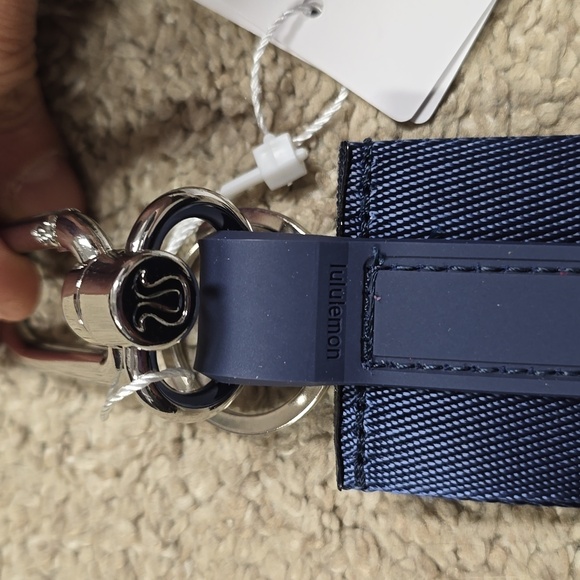 Lululemon Never Lost Keychain NWT - Picture 3 of 5